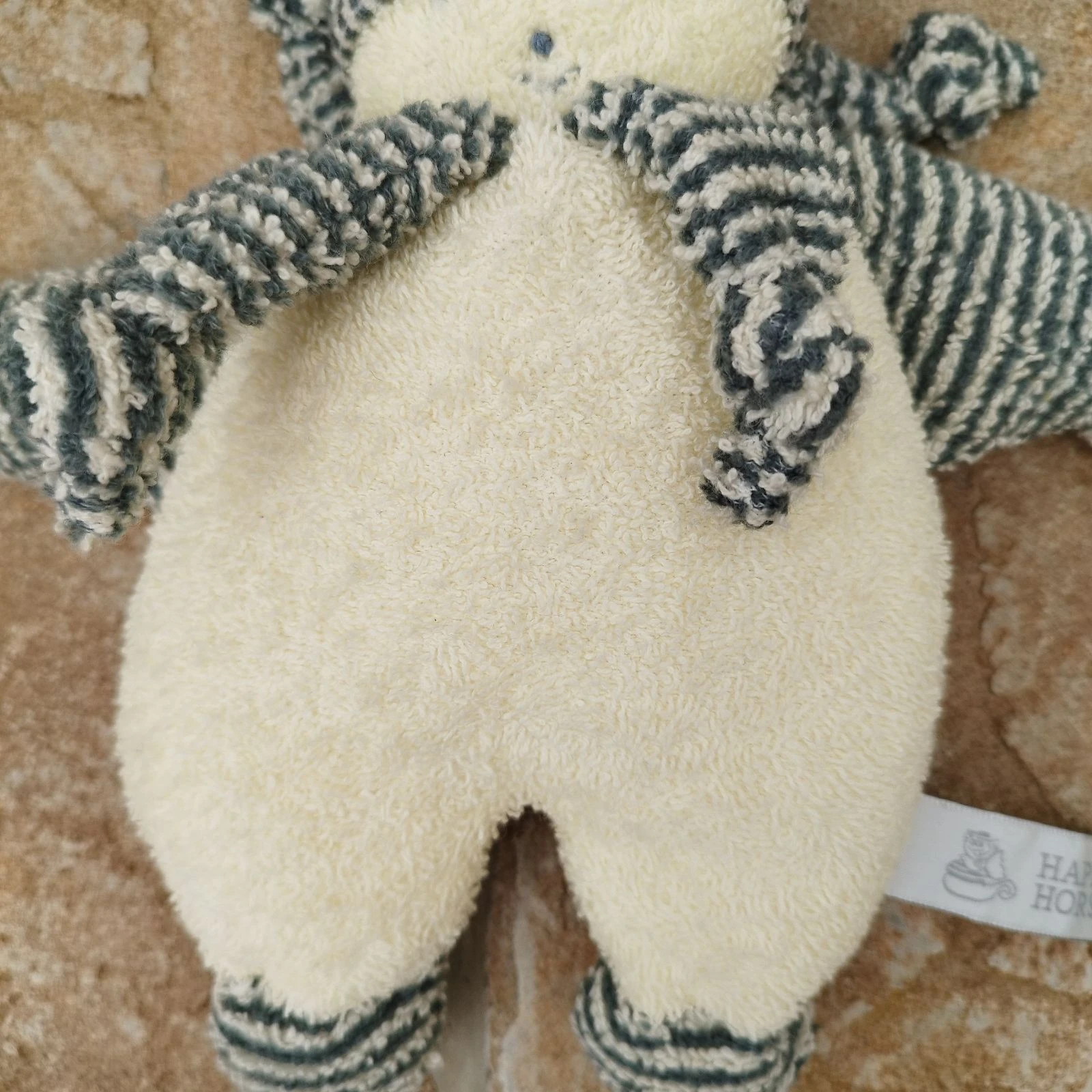 Peluche duende gorro de rayas con cascabel – photo 3